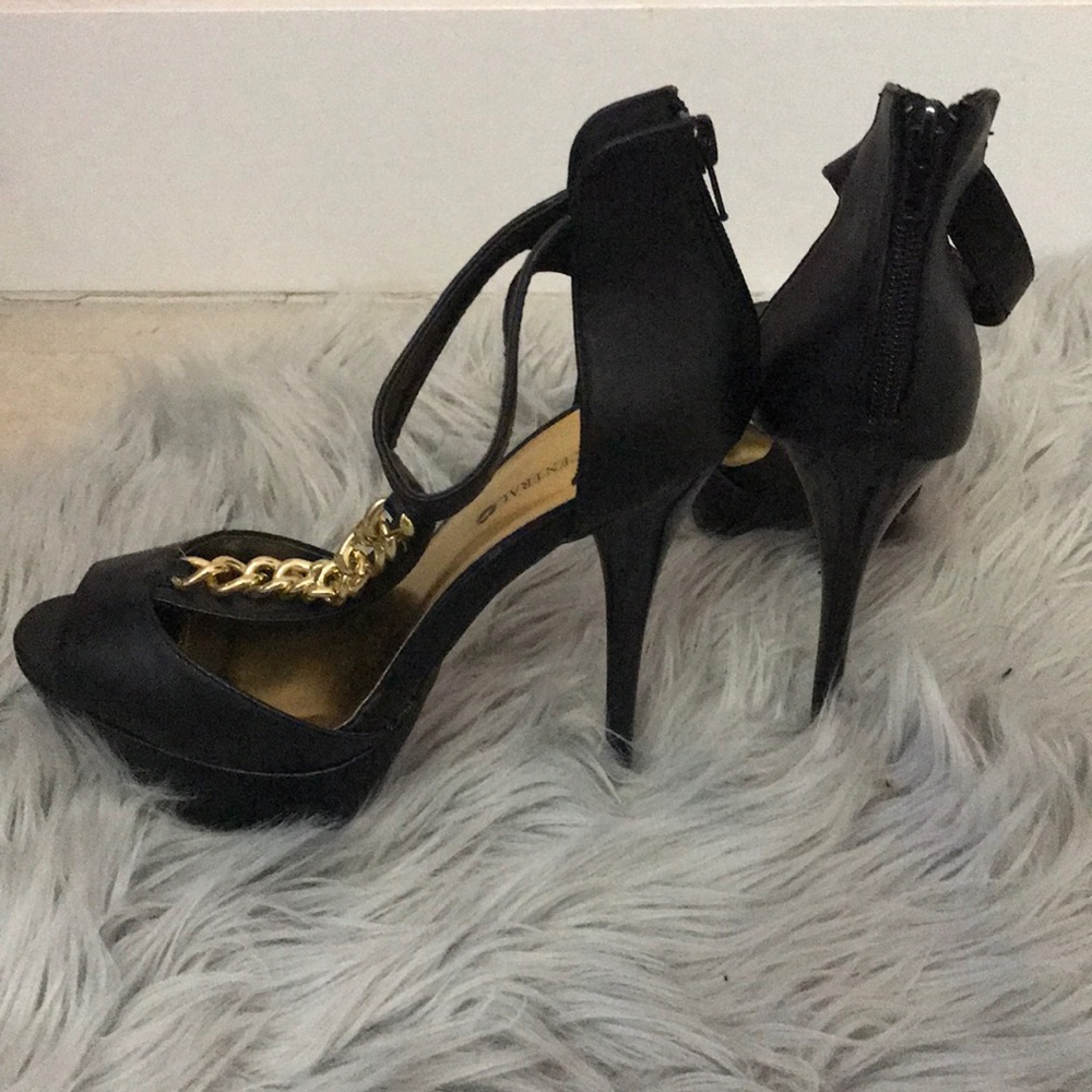 High Heels - Picture 2 of 5